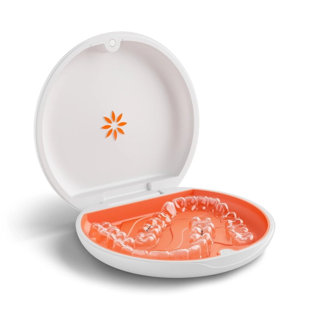 https://dentistmillvalley.com/wp-content/uploads/2023/12/aligner-clamshell.jpg